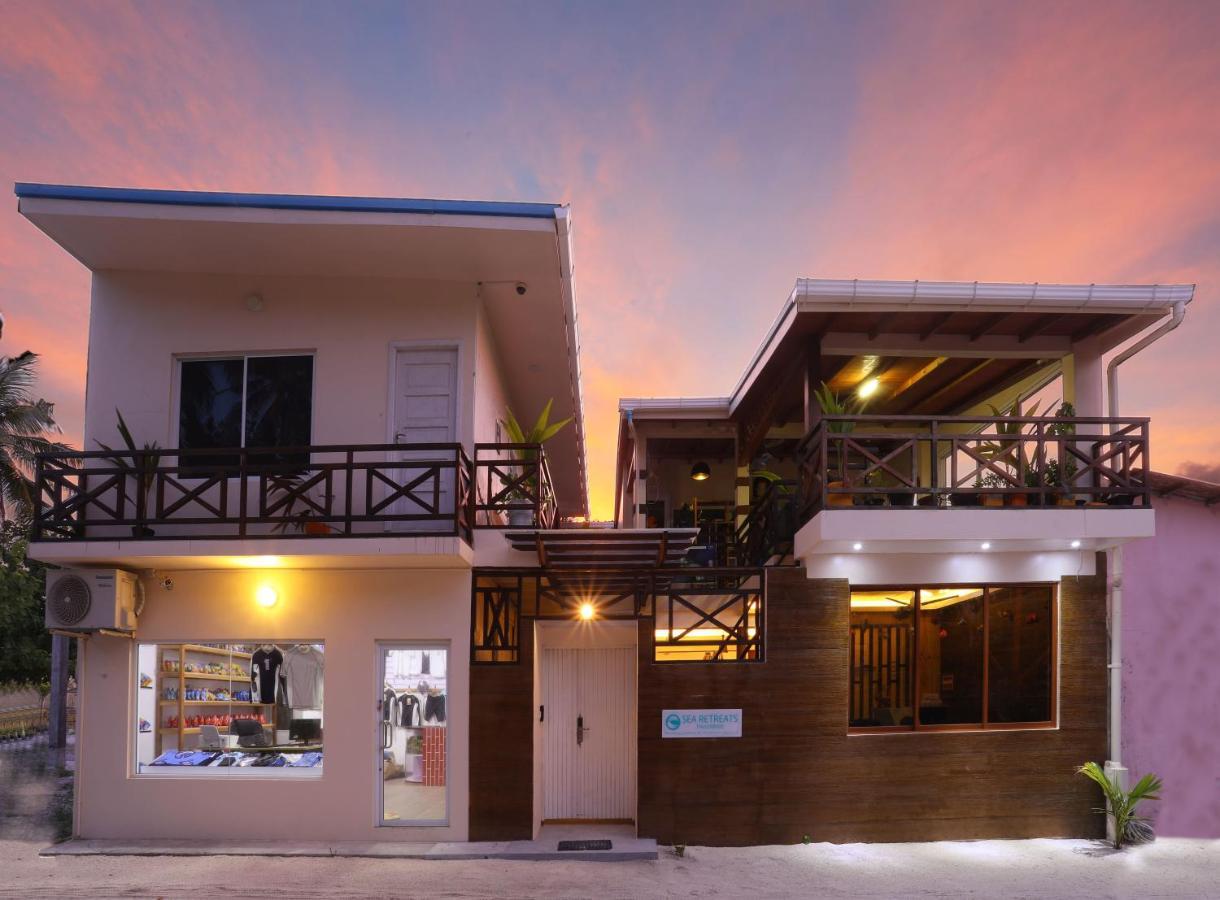 Surf Yoga Camp Hotel Thulusdhoo Exterior photo