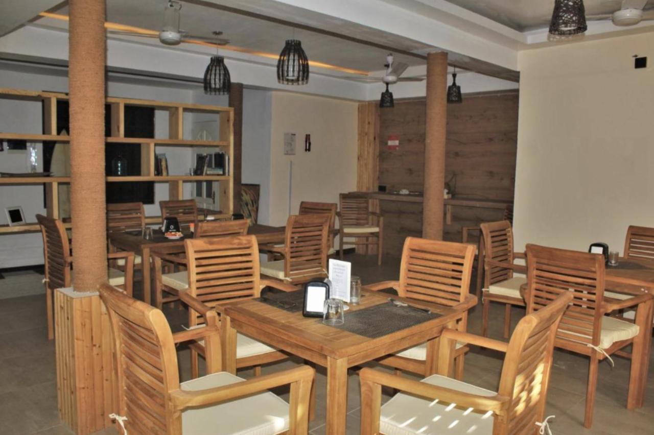 Surf Yoga Camp Hotel Thulusdhoo Exterior photo
