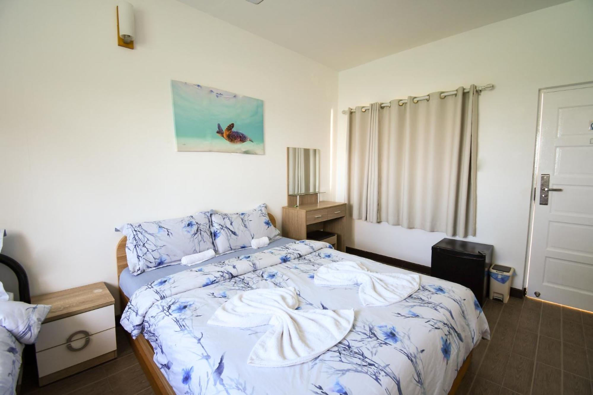 Surf Yoga Camp Hotel Thulusdhoo Exterior photo