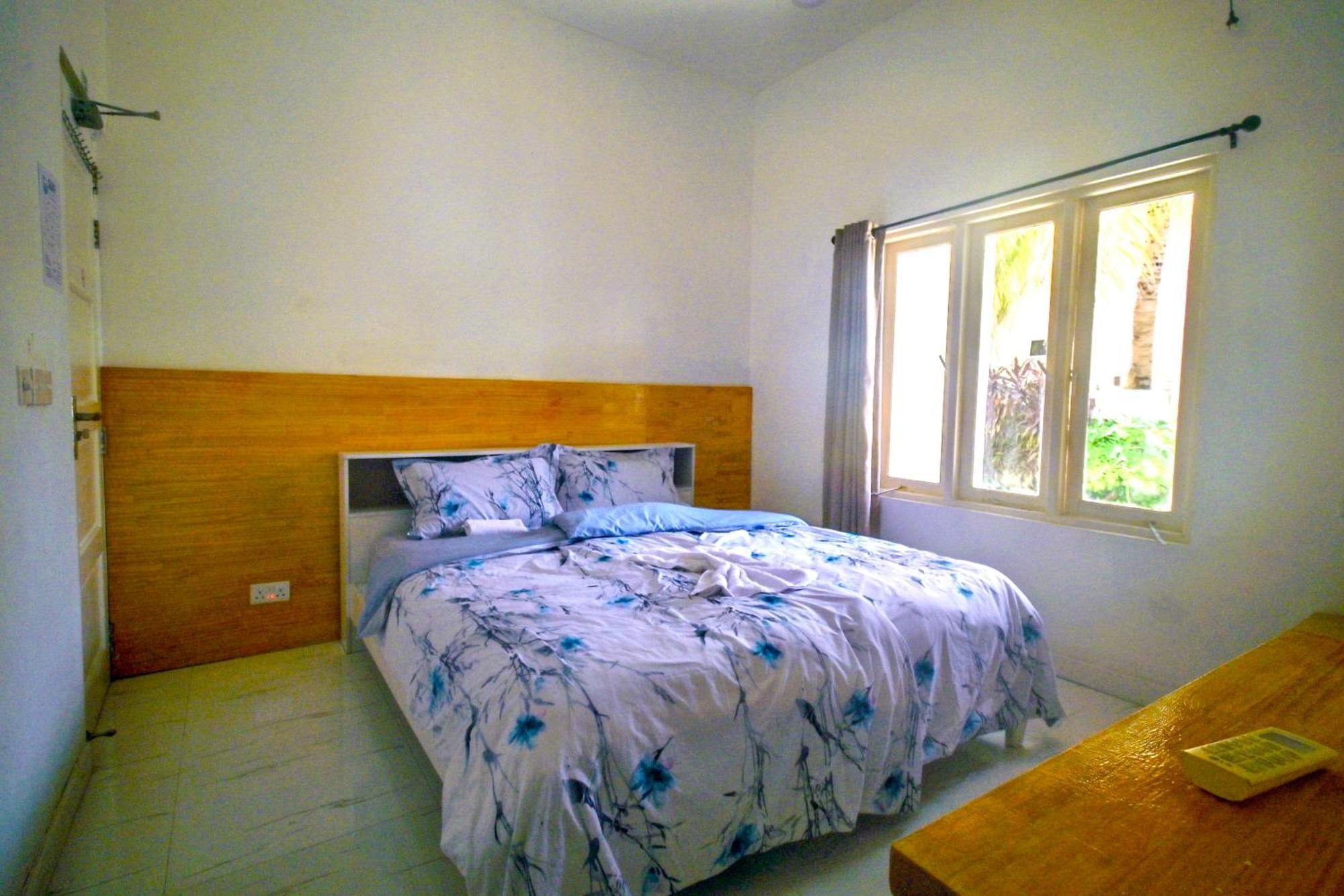 Surf Yoga Camp Hotel Thulusdhoo Exterior photo